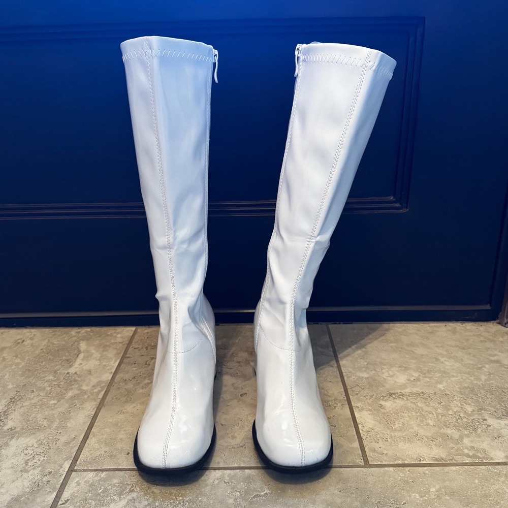 Ellie Shoes White Patent Gogo Boots 3 Inch Block Heel Square Toe Size 9 Retro
